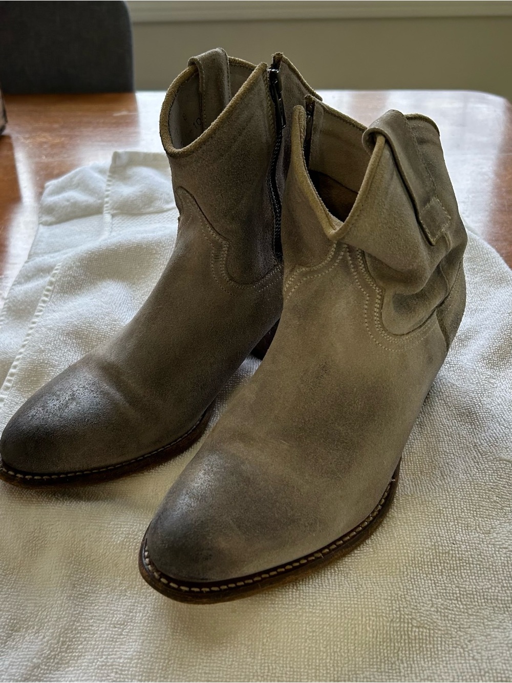 Frye distressed gray Suede Ankle Booties size 8 - Picture 2 of 15